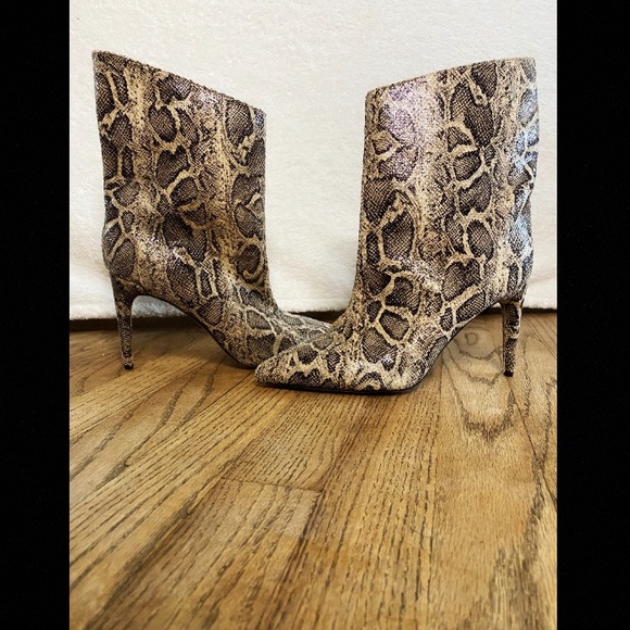 Vintage Express Snakeskin Boots, Women’s size 8.5, Discontinued at Express. - Picture 1 of 5
